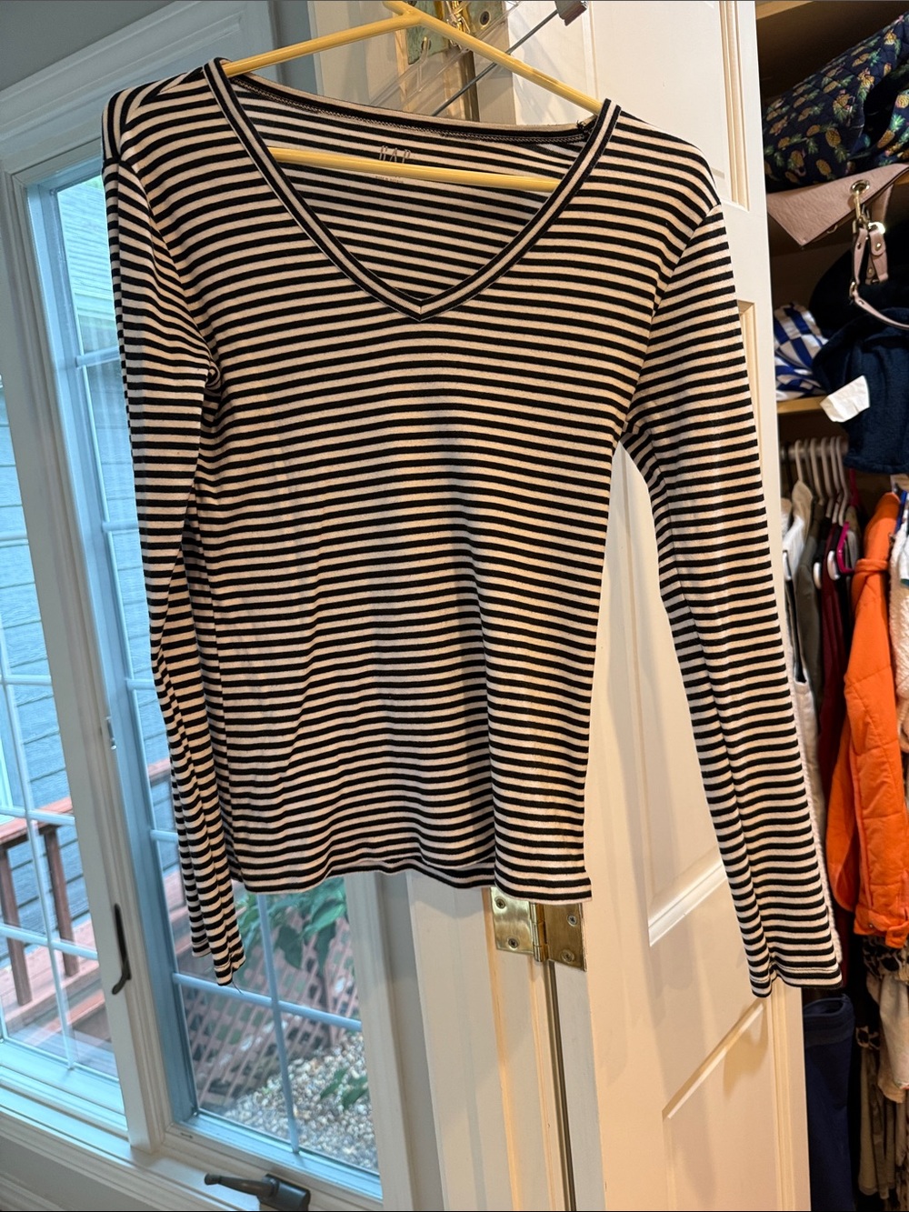 GAP Black and White Striped V-Neck Long Sleeve Top